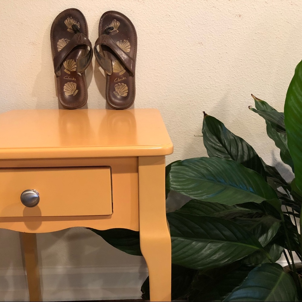 “CLARKS” sandals women’s size 8
